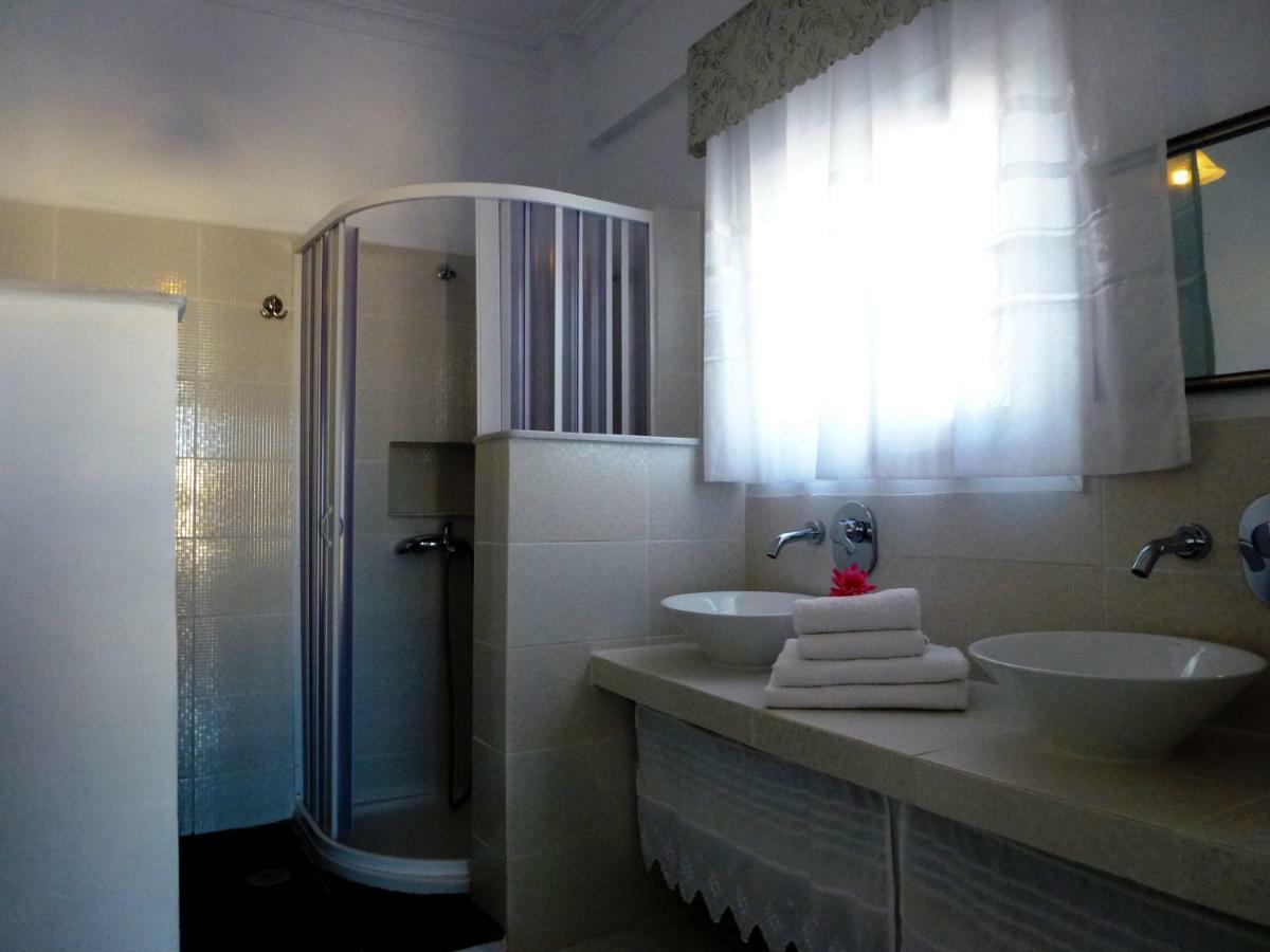 Bougainvillea Suites Kamári 外观 照片