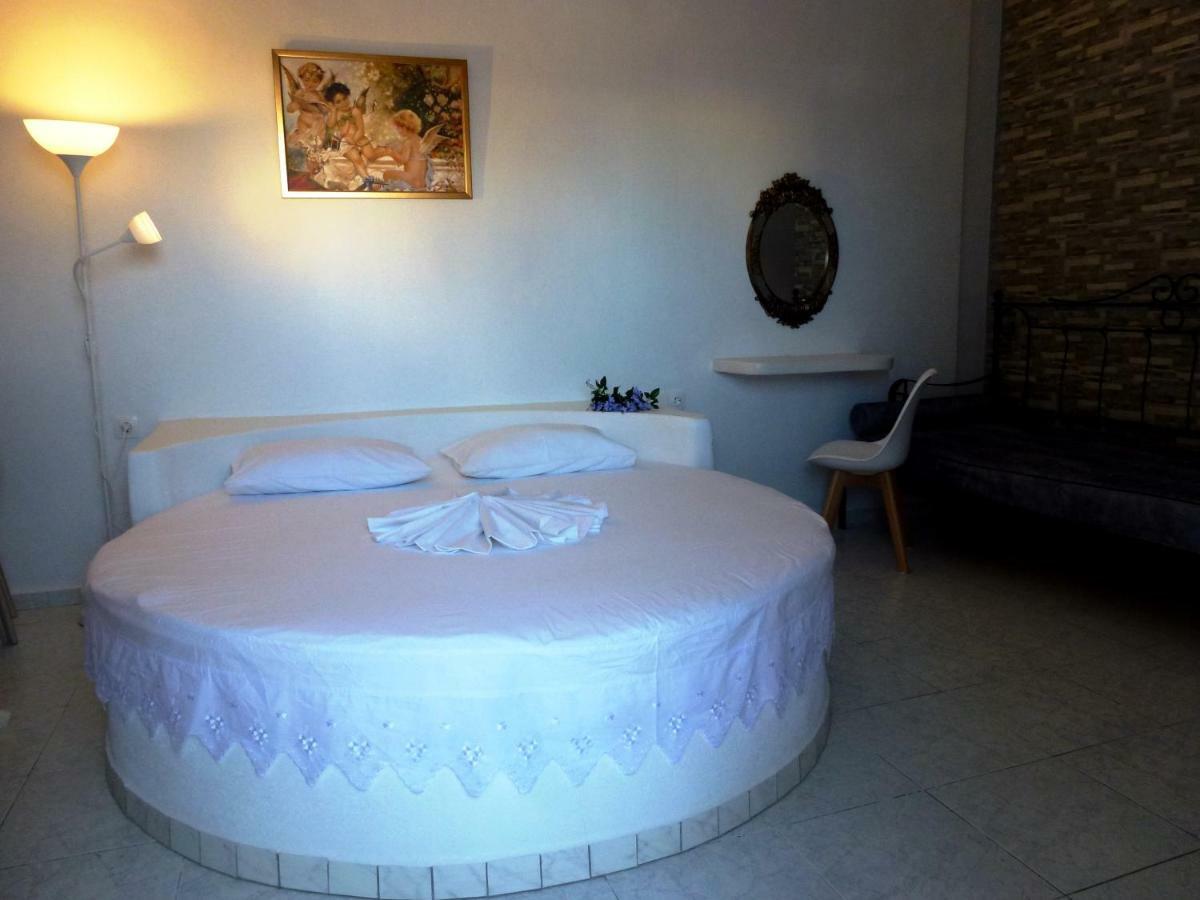Bougainvillea Suites Kamári 外观 照片