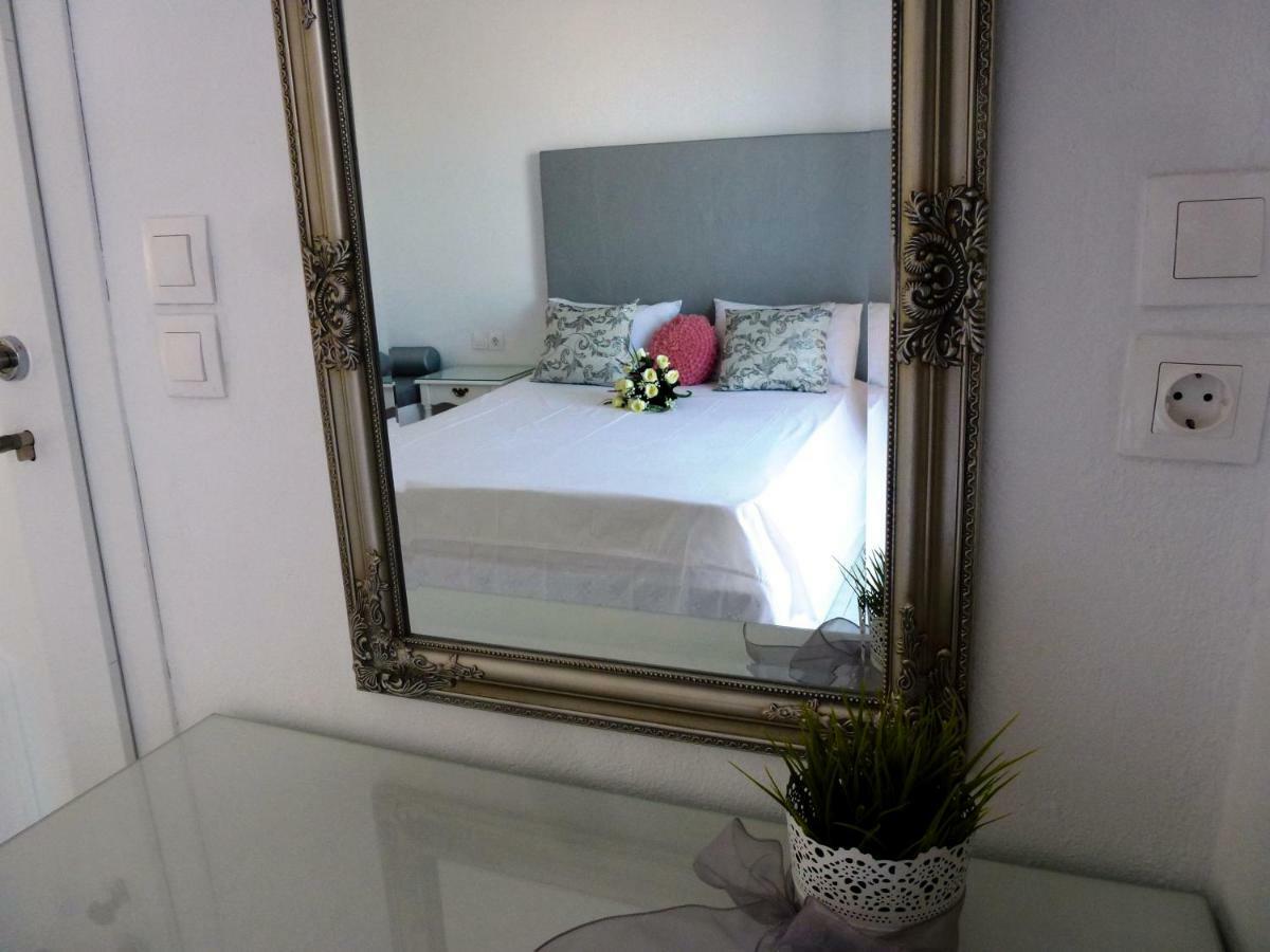 Bougainvillea Suites Kamári 外观 照片