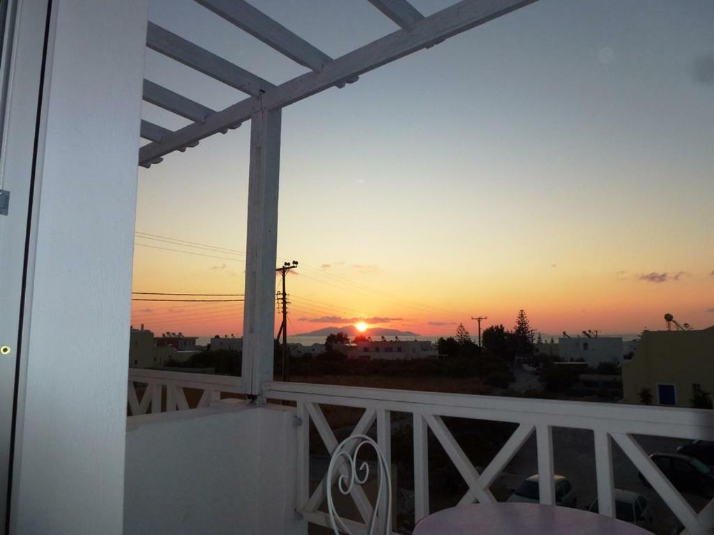 Bougainvillea Suites Kamári 外观 照片